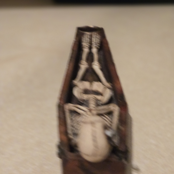 Skull in coffin incense burner - Picture 3 of 6